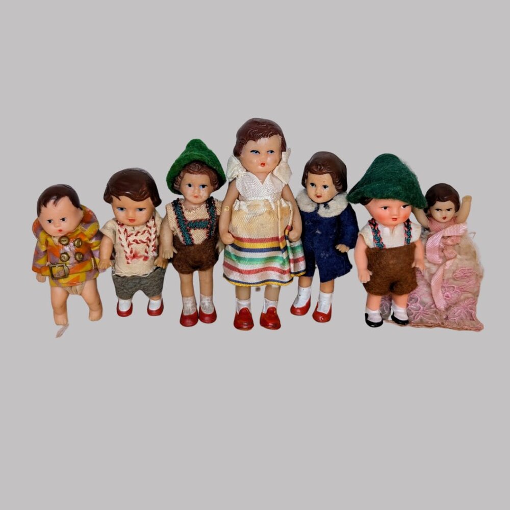 Vintage German ARI Rubber Dollhouse Dolls – Lot of 7 Mini Figures (1950s–1960s)